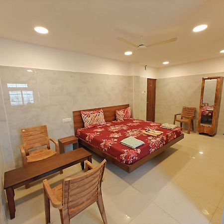 Hotel Sal Inn - Near Airport Madras Buitenkant foto