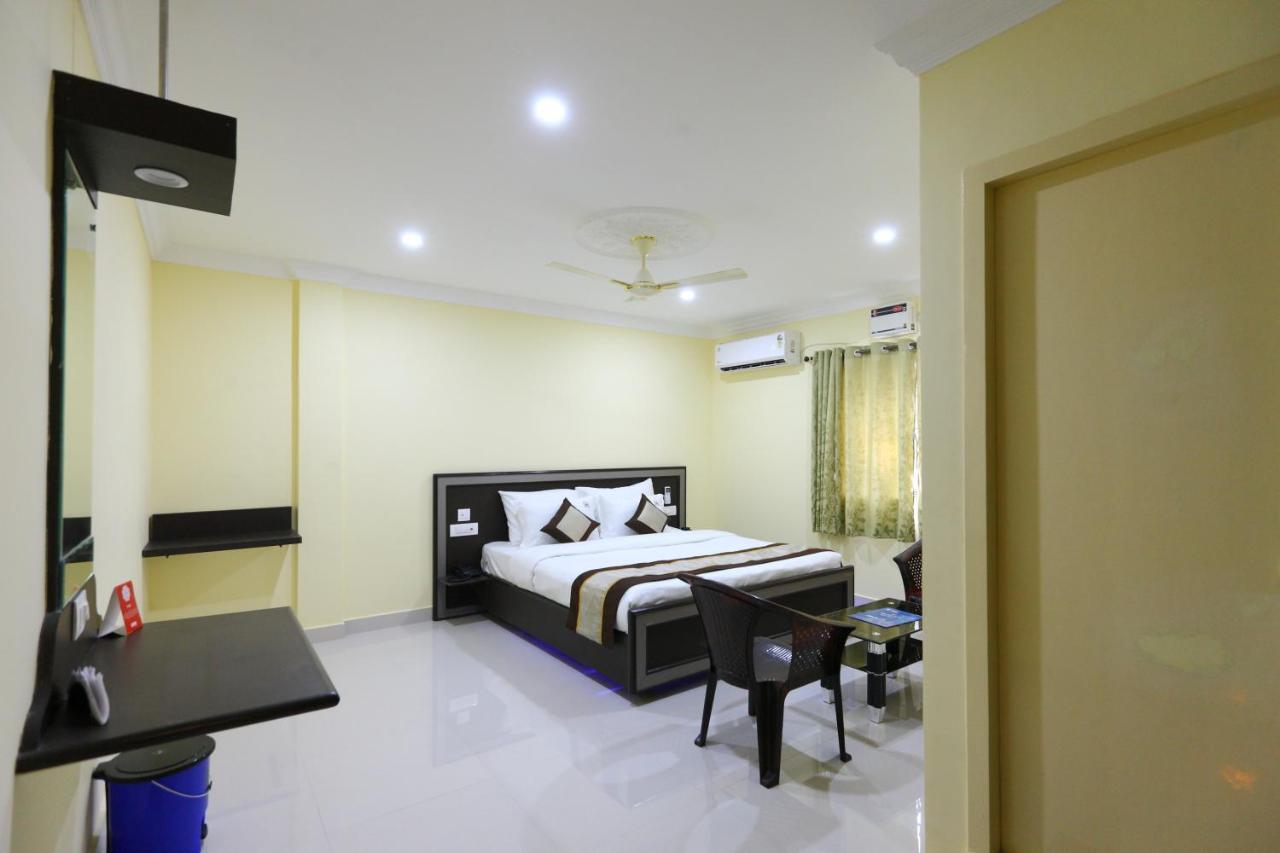 Hotel Sal Inn - Near Airport Madras Buitenkant foto