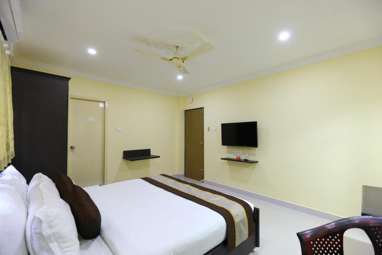 Hotel Sal Inn - Near Airport Madras Buitenkant foto