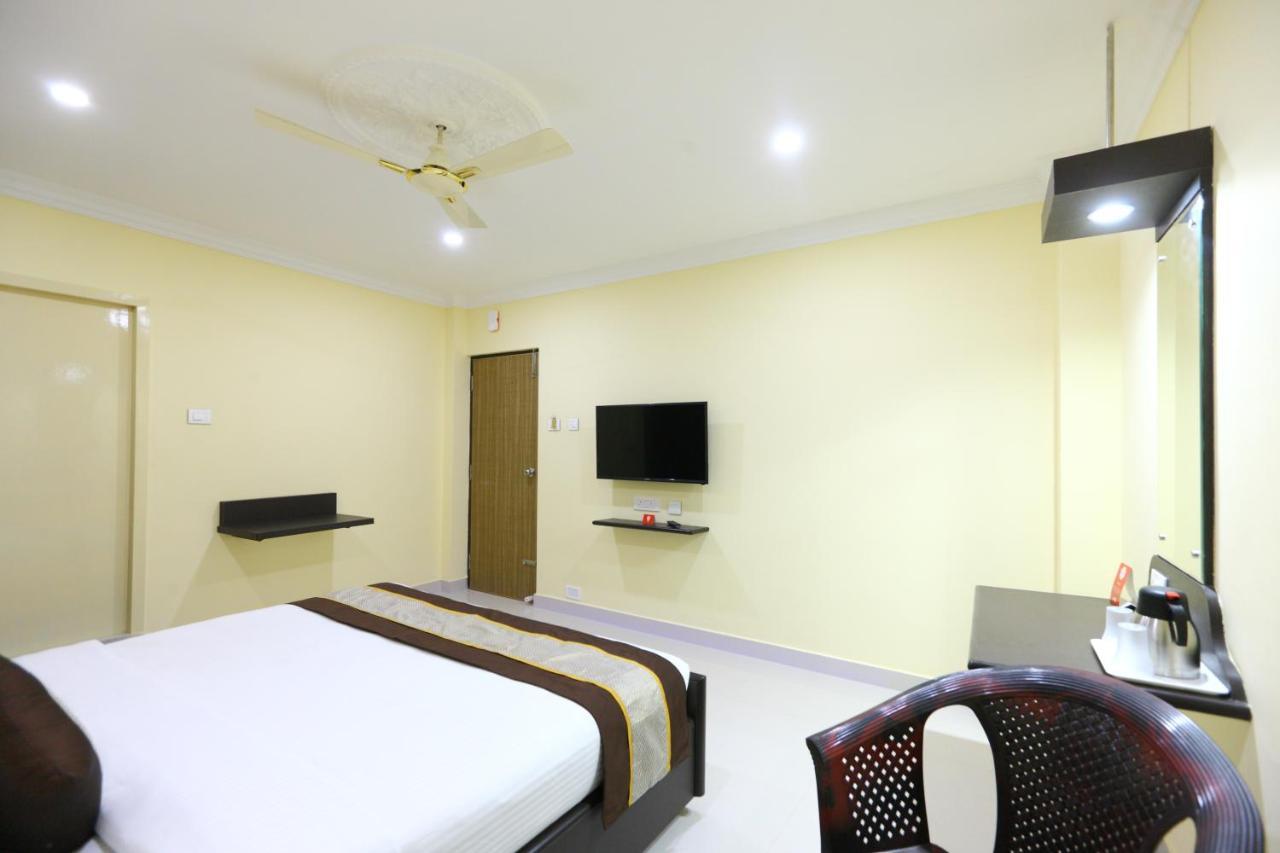 Hotel Sal Inn - Near Airport Madras Buitenkant foto