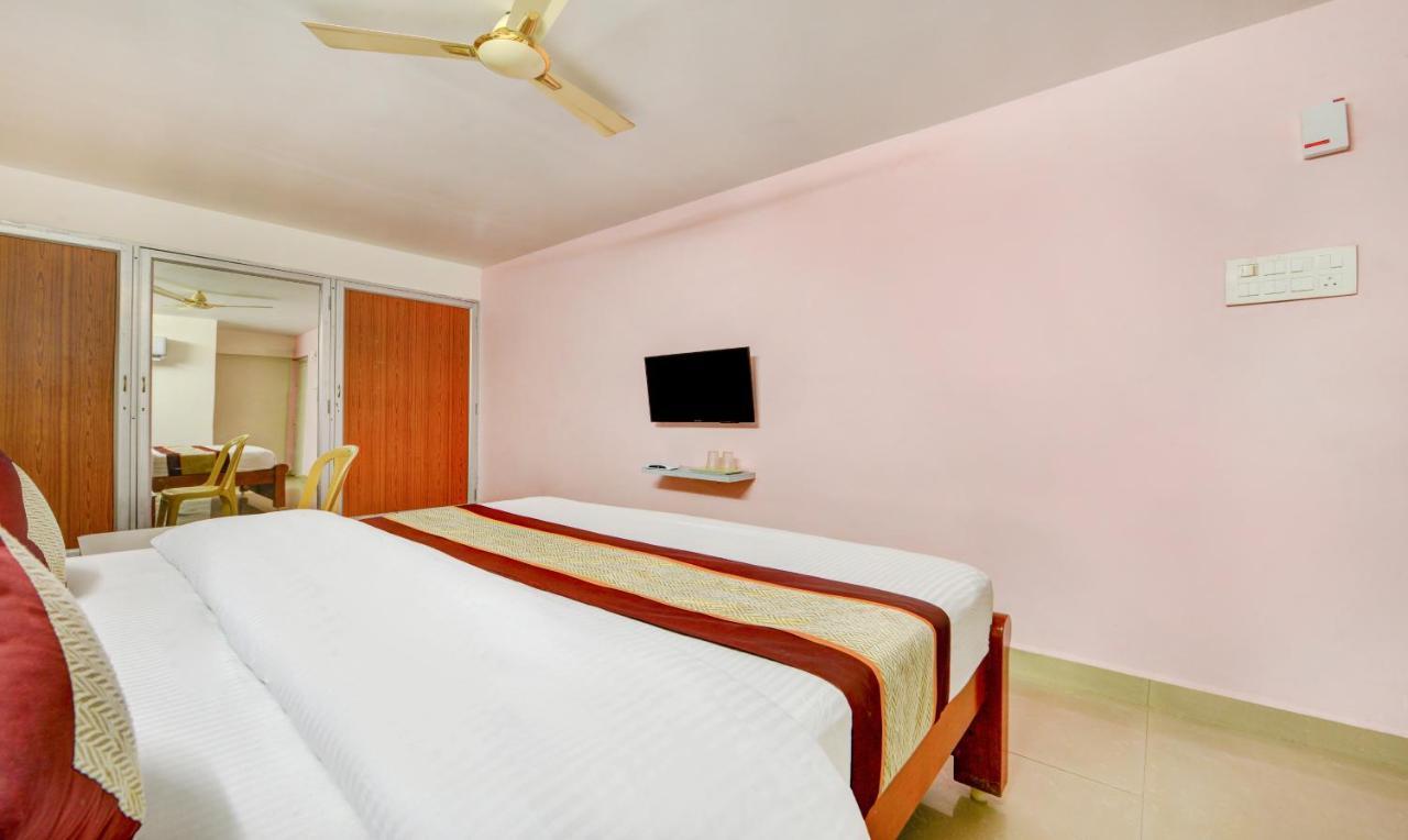 Hotel Sal Inn - Near Airport Madras Buitenkant foto