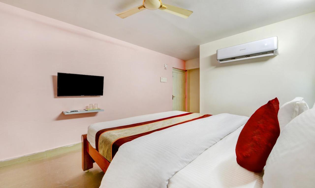 Hotel Sal Inn - Near Airport Madras Buitenkant foto