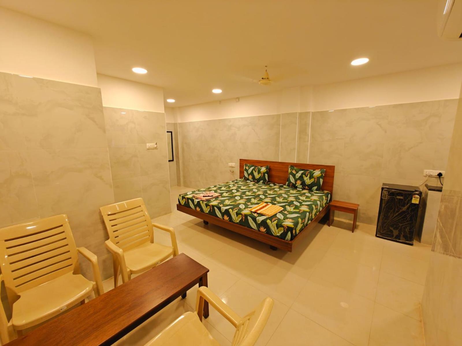 Hotel Sal Inn - Near Airport Madras Buitenkant foto