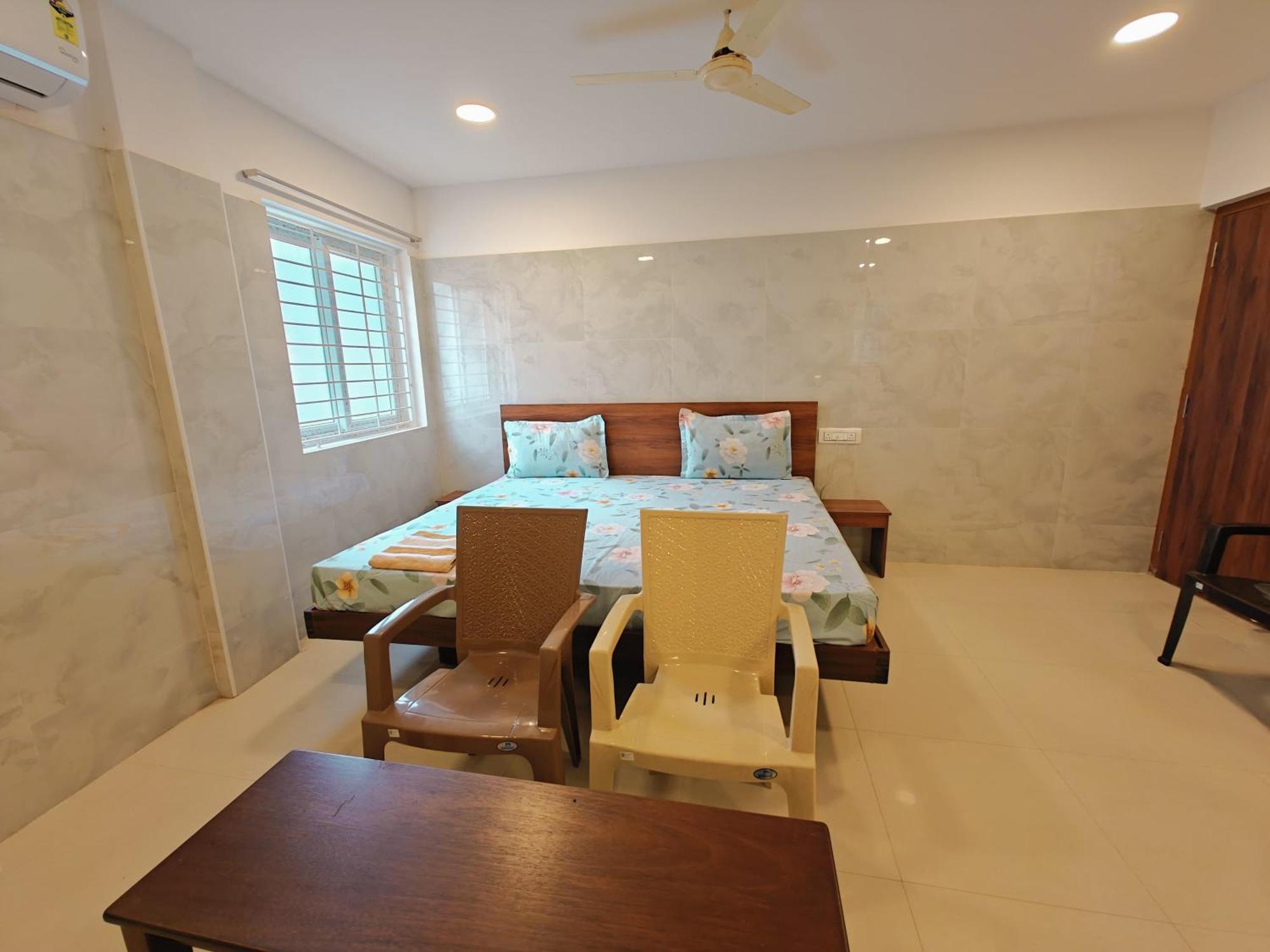 Hotel Sal Inn - Near Airport Madras Buitenkant foto